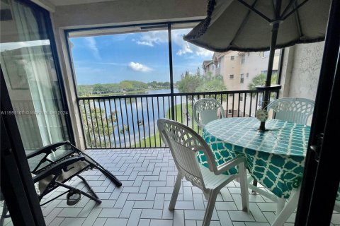 Condominio en venta en Coconut Creek, Florida, 3 dormitorios, 129.32 m2 № 1071148 - foto 20