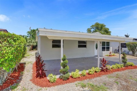 Casa en venta en Deerfield Beach, Florida, 4 dormitorios, 120.31 m2 № 1233792 - foto 5