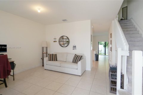 Touwnhouse à vendre à Hialeah, Floride: 3 chambres, 131.18 m2 № 1372842 - photo 3