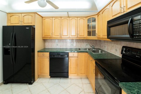 Condo in Aventura, Florida, 1 bedroom  № 1372841 - photo 4