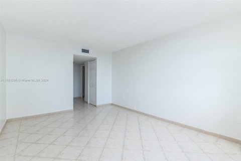 Condominio en venta en Aventura, Florida, 1 dormitorio, 71.16 m2 № 1372841 - foto 12