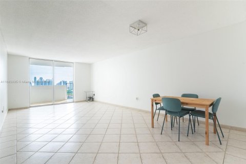 Condominio en venta en Aventura, Florida, 1 dormitorio, 71.16 m2 № 1372841 - foto 5