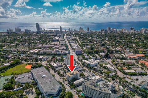 Copropriété à vendre à Miami Beach, Floride: 2 chambres, 92.9 m2 № 1293370 - photo 11