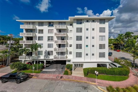 Copropriété à vendre à Miami Beach, Floride: 2 chambres, 92.9 m2 № 1293370 - photo 1