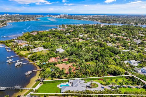 House in Jupiter, Florida 5 bedrooms, 593.46 sq.m. № 1042950 - photo 20