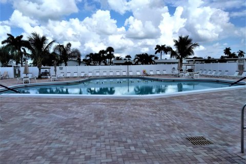 House in West Palm Beach, Florida 1 bedroom, 56.86 sq.m. № 1033730 - photo 5