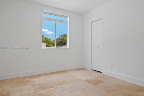 Townhouse in Miami, Florida 3 bedrooms, 350.43 sq.m. № 1234545 - photo 29