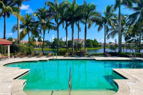 Condo in West Palm Beach, Florida, 3 bedrooms  № 1040704 - photo 5