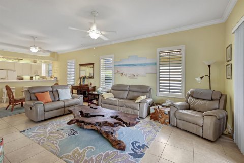 House in Hutchinson Island South, Florida 3 bedrooms, 187.01 sq.m. № 1076049 - photo 24