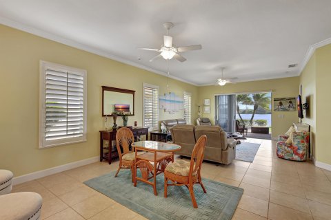 House in Hutchinson Island South, Florida 3 bedrooms, 187.01 sq.m. № 1076049 - photo 23