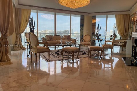 Condo in Aventura, Florida, 2 bedrooms  № 1050360 - photo 4