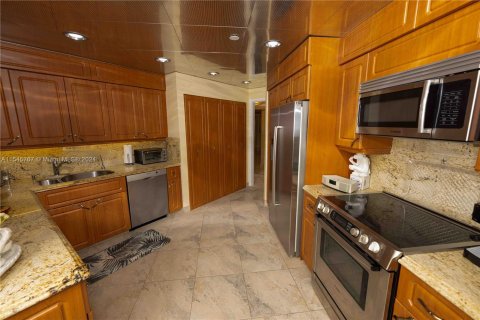 Condo in Aventura, Florida, 2 bedrooms  № 1050360 - photo 27