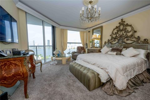 Condo in Aventura, Florida, 2 bedrooms  № 1050360 - photo 17