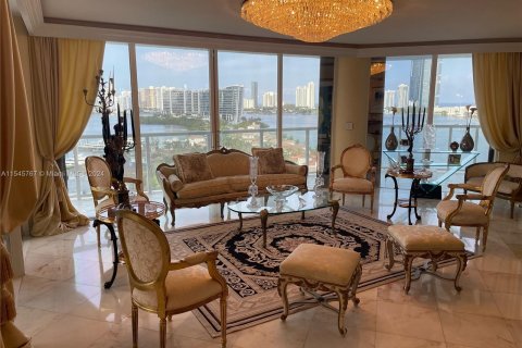 Condo in Aventura, Florida, 2 bedrooms  № 1050360 - photo 2