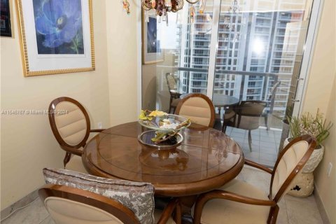 Condo in Aventura, Florida, 2 bedrooms  № 1050360 - photo 24