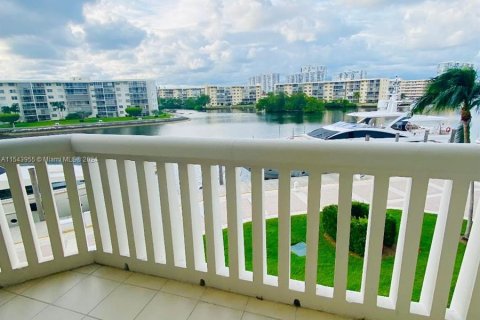 Copropriété à vendre à Aventura, Floride: 2 chambres, 120.77 m2 № 1045201 - photo 7