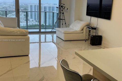 Condo in North Miami Beach, Florida, 1 bedroom  № 1239405 - photo 5