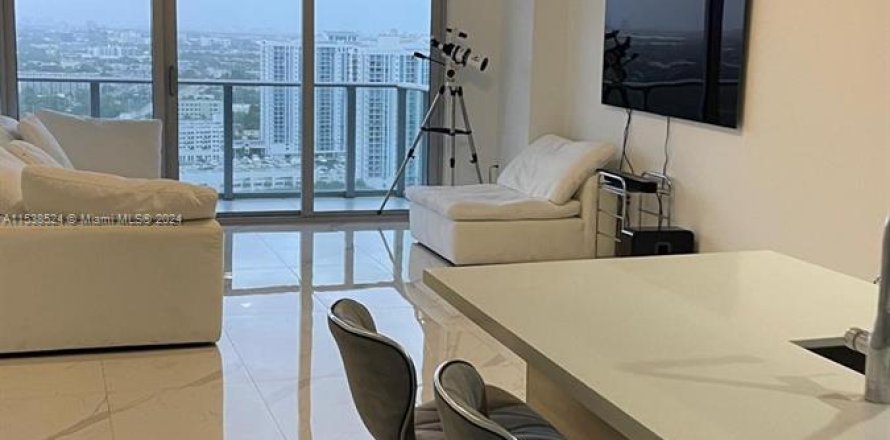 Condo in North Miami Beach, Florida, 1 bedroom  № 1239405