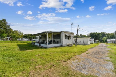 Commercial property in Zephyrhills, Florida № 1337933 - photo 21