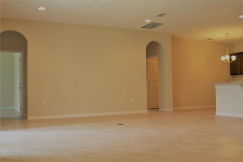 House in Saint Cloud, Florida 5 bedrooms, 285.02 sq.m. № 1357631 - photo 12