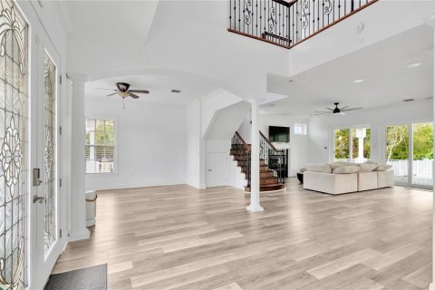 Villa ou maison à louer à Thonotosassa, Floride: 5 chambres, 392.14 m2 № 1358350 - photo 11