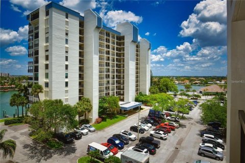 Copropriété à louer à Saint Pete Beach, Floride: 2 chambres, 109.16 m2 № 1357739 - photo 2