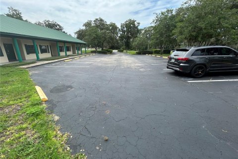 Immobilier commercial à louer à Silver Springs Shores, Floride: 392.79 m2 № 1357632 - photo 4