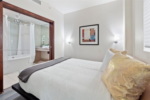 Condo in Miami Beach, Florida, 1 bedroom  № 1309714 - photo 4