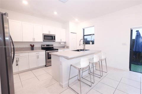 Townhouse in Pembroke Pines, Florida 3 bedrooms, 146.79 sq.m. № 1357052 - photo 11