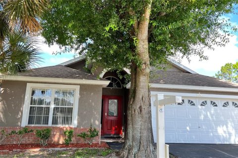 Villa ou maison à vendre à Kissimmee, Floride: 6 chambres, 201.51 m2 № 1350840 - photo 1