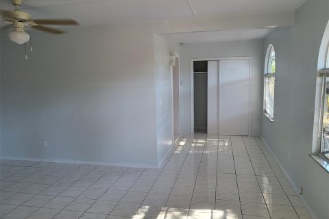 Immobilier commercial à vendre à North Port, Floride: 5 chambres, 236.9 m2 № 1254948 - photo 6