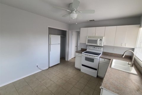 Immobilier commercial à vendre à North Port, Floride: 5 chambres, 236.9 m2 № 1254948 - photo 11