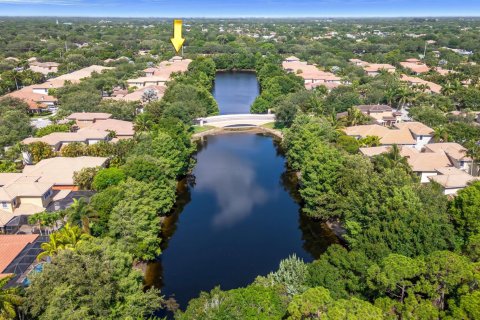 House in Jupiter, Florida 4 bedrooms, 256.41 sq.m. № 1222746 - photo 8