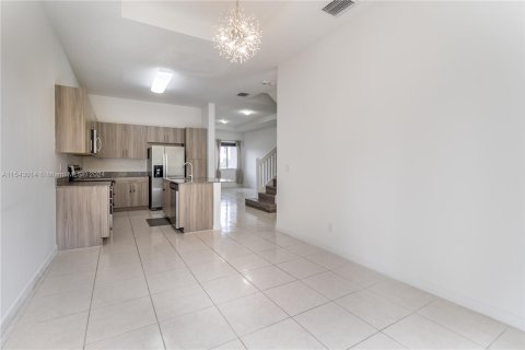 Townhouse in Royal Palm Beach, Florida 3 bedrooms, 181.9 sq.m. № 1042825 - photo 21