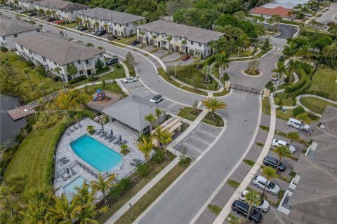 Adosado en venta en Royal Palm Beach, Florida, 3 dormitorios, 181.9 m2 № 1042825 - foto 2