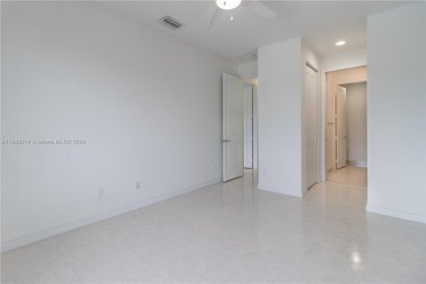 Townhouse in Royal Palm Beach, Florida 3 bedrooms, 181.9 sq.m. № 1042825 - photo 26
