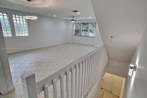 Townhouse in West Palm Beach, Florida 4 bedrooms, 212.28 sq.m. № 1381531 - photo 17