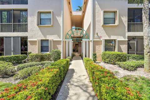 Condo in Coconut Creek, Florida, 2 bedrooms  № 1061085 - photo 2