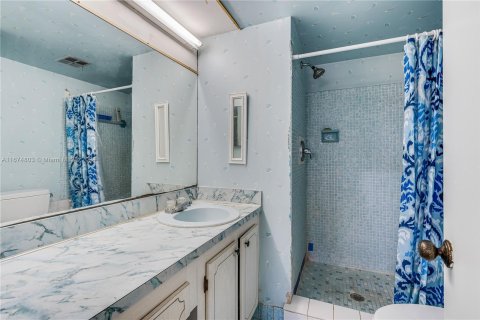 Condo in Sunrise, Florida, 2 bedrooms  № 1398271 - photo 15