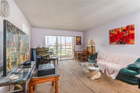 Condo in Sunrise, Florida, 2 bedrooms  № 1398271 - photo 14