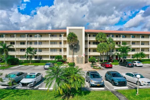 Copropriété à vendre à Coconut Creek, Floride: 2 chambres, 107.95 m2 № 1026994 - photo 1