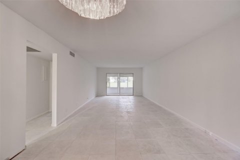 Copropriété à vendre à Coconut Creek, Floride: 2 chambres, 107.95 m2 № 1026994 - photo 28