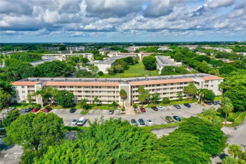 Copropriété à vendre à Coconut Creek, Floride: 2 chambres, 107.95 m2 № 1026994 - photo 3