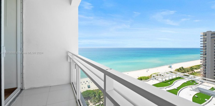 Condo in Miami Beach, Florida, 2 bedrooms  № 1242047