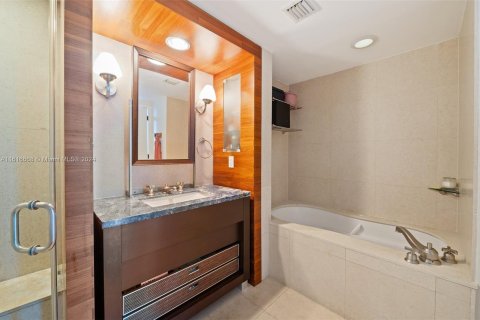 Copropriété à vendre à Miami Beach, Floride: 2 chambres, 111.48 m2 № 1242047 - photo 15