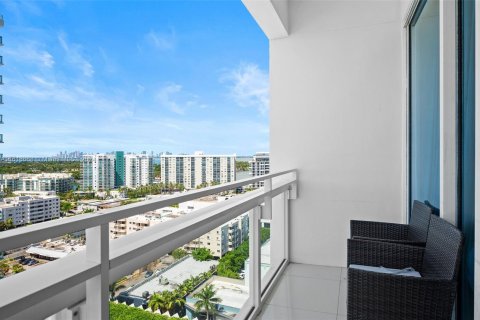 Condo in Miami Beach, Florida, 2 bedrooms  № 1242047 - photo 20