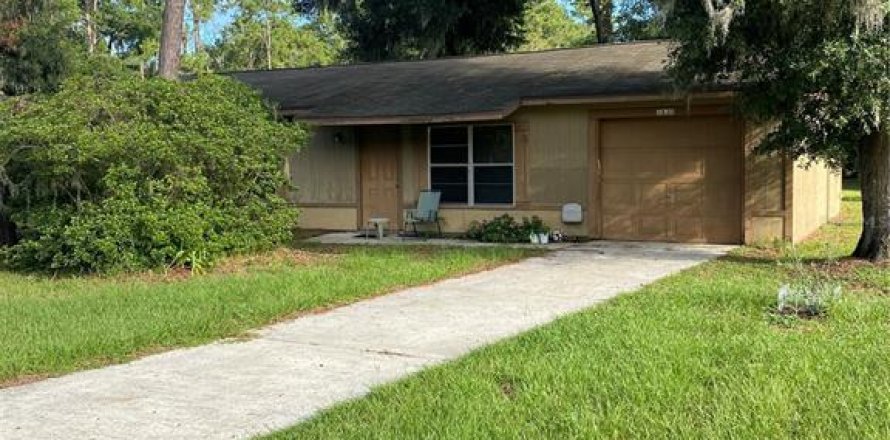 House in Gainesville, Florida 3 bedrooms, 114.46 sq.m. № 1349556