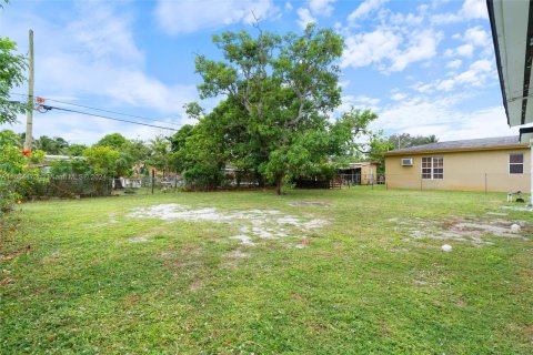 House in Fort Lauderdale, Florida 2 bedrooms, 75.16 sq.m. № 1423400 - photo 22