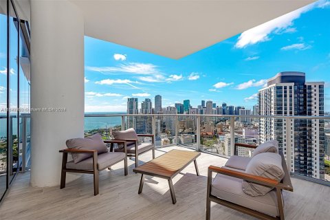 Condo in Miami, Florida, 3 bedrooms  № 1269496 - photo 1