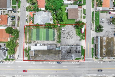 Propiedad comercial en venta en Miami, Florida № 1269571 - foto 13